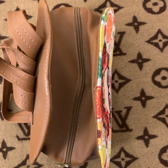 🎨 Frida Kahlo Citrus Backpack – Bold. Bright. Unexpected. - Picture 9 of 10